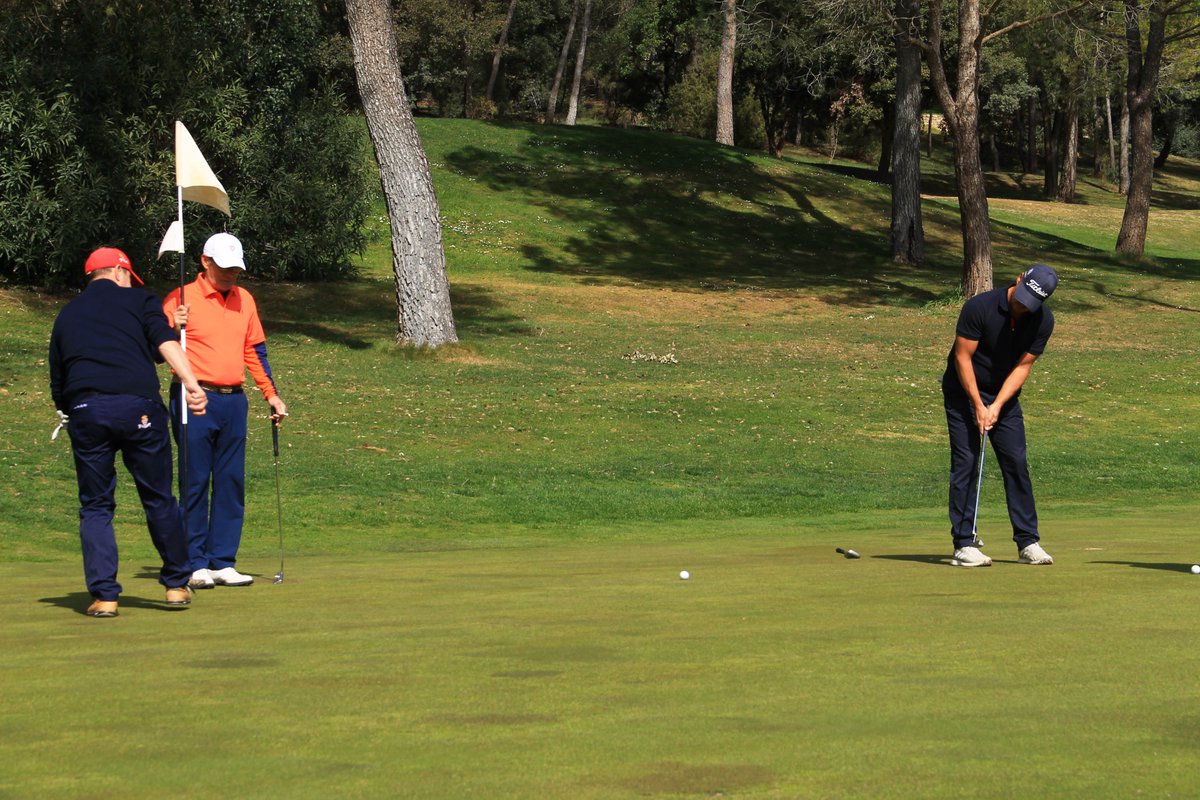 EstateNetFrance's tweet photo. Knight Frank French Riviera organized its annual Invitational Golf in line with #MIPIM. It's a golf scramble of 4! ⛳️

Everyone had a great time swinging their golf clubs and having lunch at the award ceremony.

We hope to see you all next year! #KnightFrank #FrenchRiviera https://t.co/88XEoD2nwi