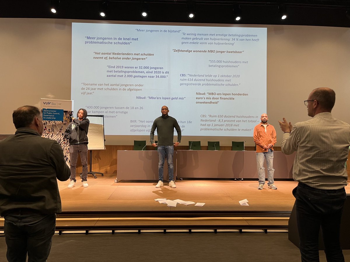 De verhalen achter de cijfers in beeld gebracht. Theatergezelschap Traxx vertelt waargebeurde verhalen over schuldhulpverlening tijdens het #jaarcongres #deklantiskoning #dichtbijdepraktijk