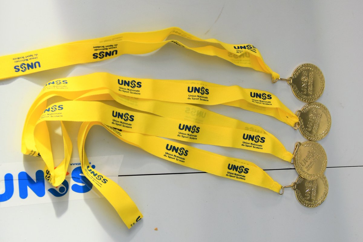 @DSDEN11 (@11dsden) on Twitter photo A l'issue du conseil départemental #UNSS qui s'est tenu au lycée C.Cros, les récompenses ont été remises aux élèves ayant participé au Championnat Académique du Sport Partagé - Vainqueurs : collège Jules Verne de Carcassonne et lycée Louise Michel de Narbonne. <a href="/acmontpellier/">Académie Montpellier</a> A l'issue du conseil départemental #UNSS qui s'est tenu au lycée C.Cros, les récompenses ont été remises aux élèves ayant participé au Championnat Académique du Sport Partagé - Vainqueurs : collège Jules Verne de Carcassonne et lycée Louise Michel de Narbonne. <a href="/acmontpellier/">Académie Montpellier</a>