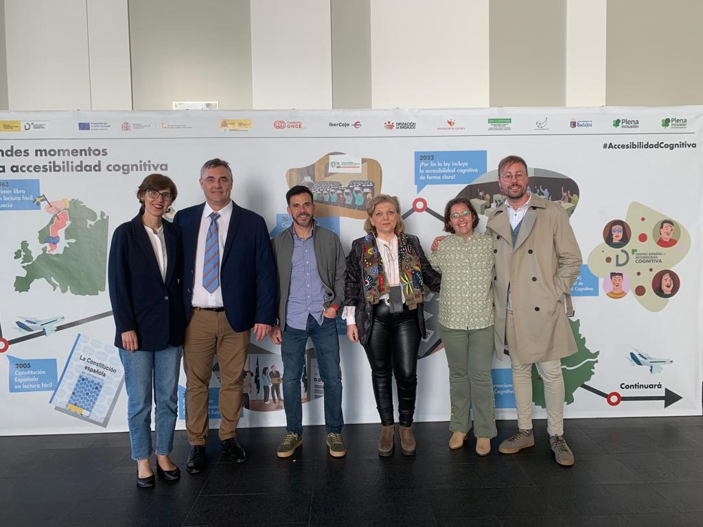 RamonRubioLucio's tweet photo. En el Congreso Internacional de Accesibilidad Cognitiva "La Revolución de lo Fácil" Badajoz. Aprendiendo como hacer la vida más sencilla. @placeat 
@plenaextremadura @luiscayoperez @GarcinunoJavier @PacoValverde7 @CrisSaavedra https://t.co/COQCFpzumC