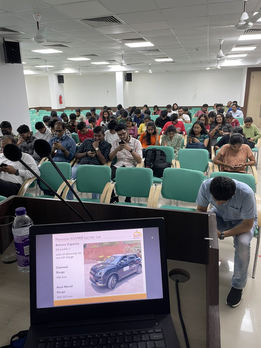 SunPedal_Ride's tweet image. Day 4. Kochi, Kerala.
@agbskochi hosted a student interaction in Kochi. Shared some EV charging business opportunities with the B-school students. They got a demo of the @Mahindra_XUV400 #electric #driEVtoeducate #ElectrifyingTheFuture @CollegeDekho @ExicomPower @AmaraRaja_Group