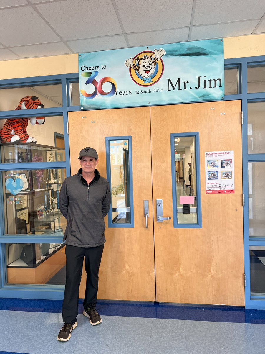 Thank you Mr. Jim for your 30 years of service at <a href="/SouthOliveTiger/">South Olive ES</a>!!! We are so lucky to have you as our After School Director!! 🐯🐯🐯 <a href="/ExtLrngSDPBC/">Extended Learning SDPBC</a> 🥳🥳🥳