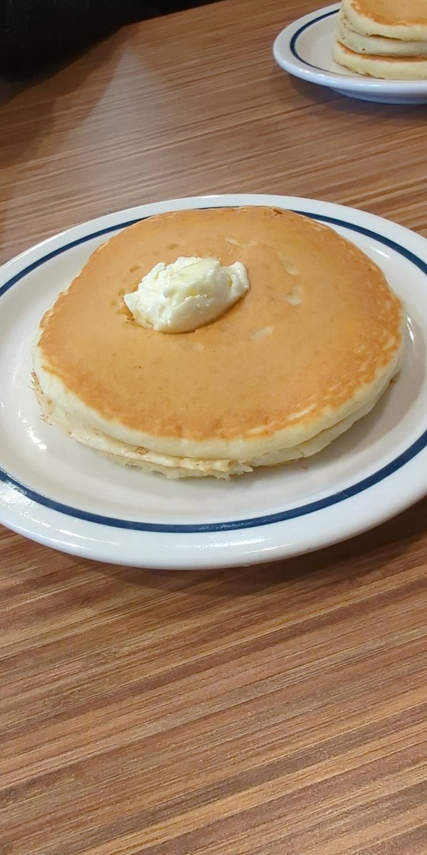 DomHew's tweet image. But why is @IHOP shrinking their pancakes?
I do not approve