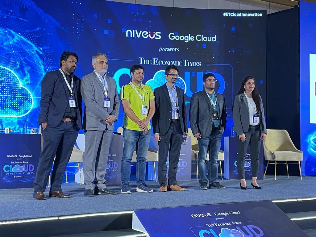 #ETCloudInnovation | Dhanashree Dalal, Executive Director, Consulting, Deloitte India, moderated an informative panel discussion joined by eminent industry stalwarts to discuss the need for multi and #hybrid #cloud. 

#Cloud #Technology #Tech #Digital #Regulation #Compliance