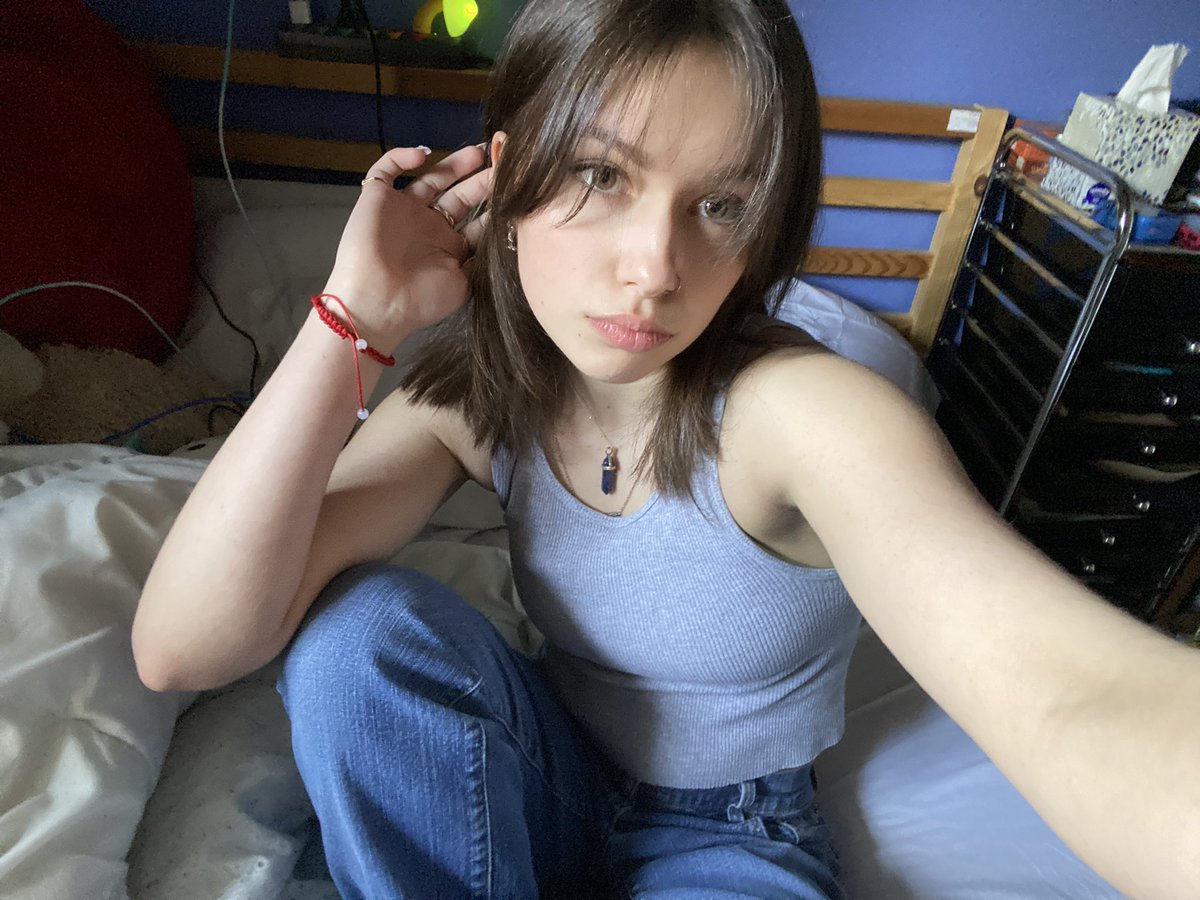 secretweebshh's tweet photo. been a minute since i showed my face on twt, i miss you all 🫶 https://t.co/vzzblRwlfi
