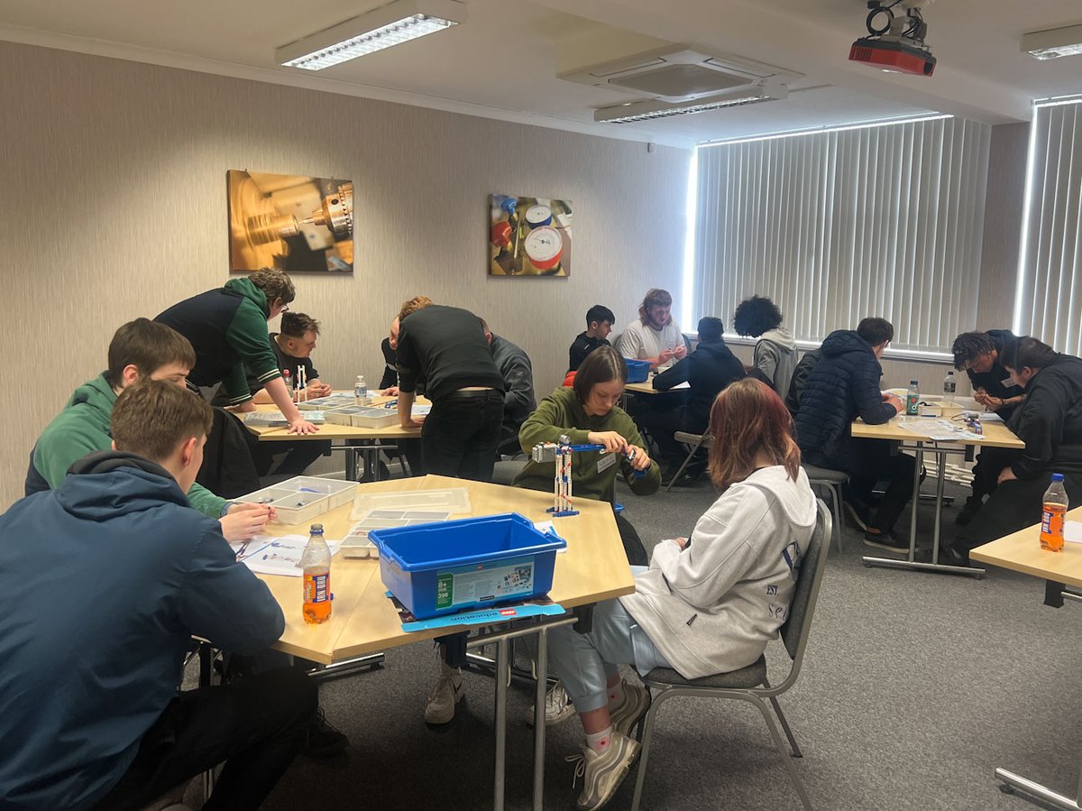 tullostraining's tweet photo. Thank you to all the young people who took part in our Get Into Engineering Trades taster day with @PrincesTrustSco yesterday. We hope you all enjoyed the session.
#youngpeople #princestrust #getintoengineering #engineering #training #aberdeen #aberdeenshire #scotland https://t.co/DmgOmTmaPD