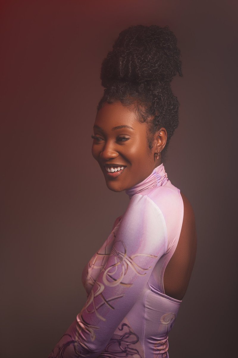 poeticsparkles_'s tweet image. You’ve got my attention 🤭💛✨