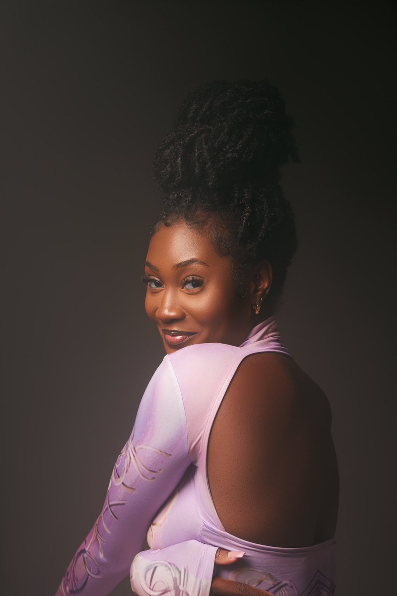 poeticsparkles_'s tweet image. You’ve got my attention 🤭💛✨