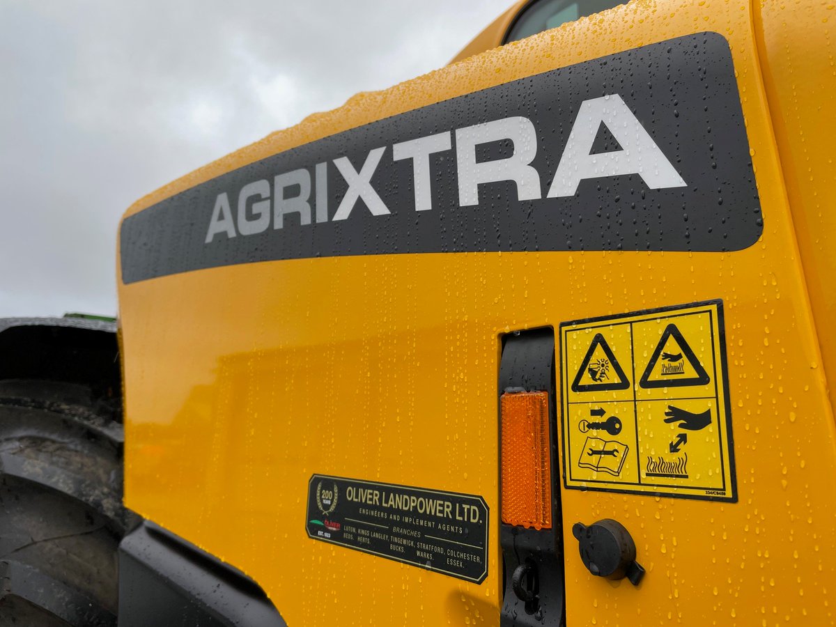 OliverLandpower's tweet photo. A new @JCBagriculture 542-70 Agri XTRA leaving Oliver Landpower Colchester for delivery and installation in Essex by FSM Gareth Taylor. #olivers #oliverlandpower #jcb #agrixtra #colcheter #essex https://t.co/6t3t8aSTuf