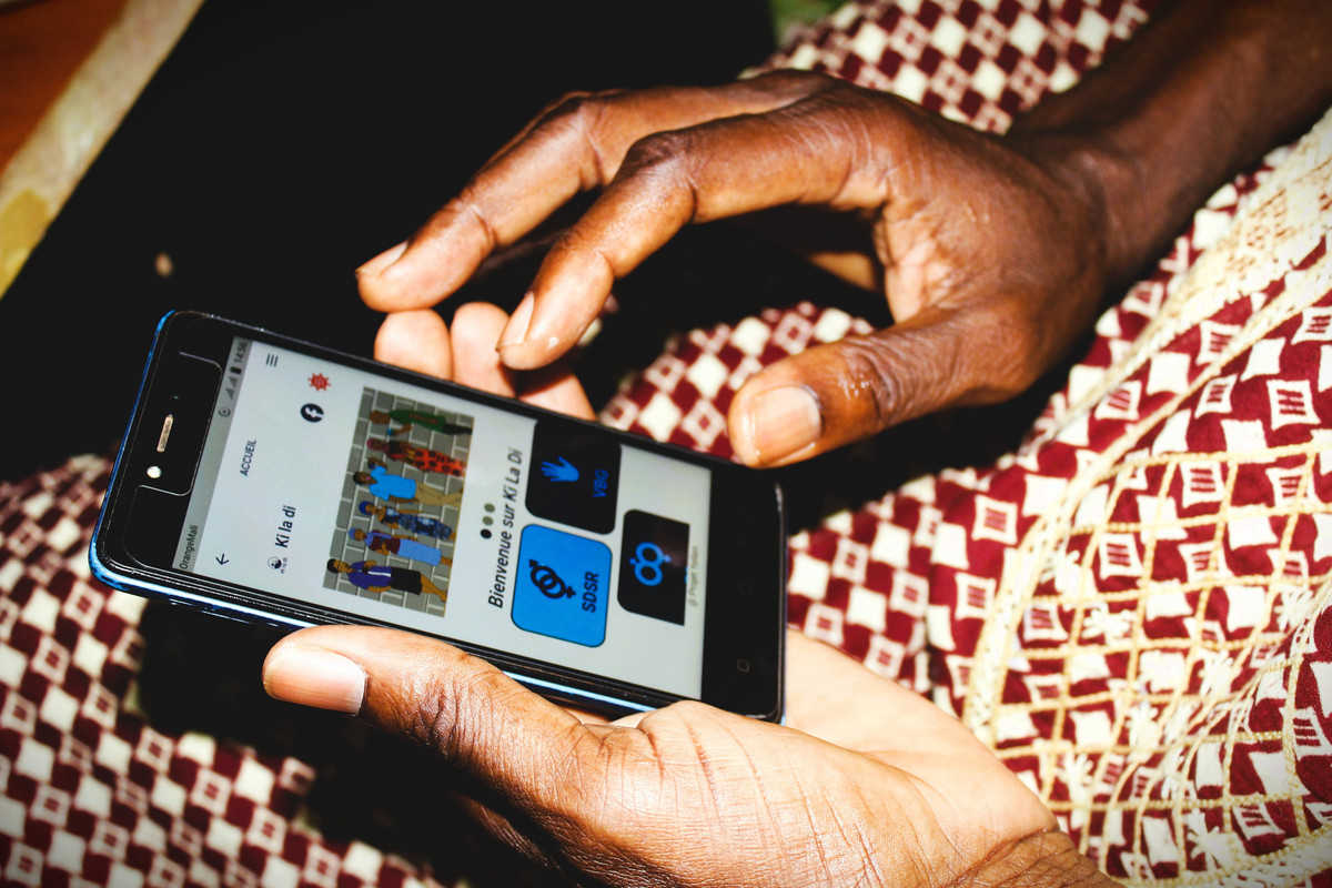CECI_Canada's tweet photo. 📱 Depuis l'automne 2022, des plateformes numériques sont mises en service et testées dans 4 lycées de la région de Kayes au #Mali pour sensibiliser les jeunes sur les #droits de #santé et #reproductifs.
En savoir plus 👇
https://t.co/qJ5A16P2q5 https://t.co/5E9WRr73kq