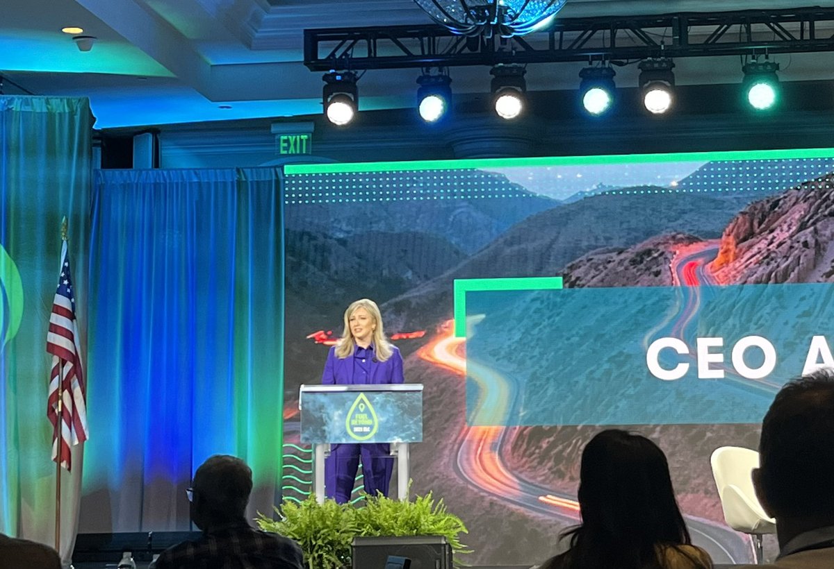 ghwhitefox's tweet photo. 40 billion miles have been driven in the US on a 15% ethanol blend -E15, reducing #carbon, harmful particulates in the air and costs to consumers- let’s have these benefits all year round please @POTUS #ELC2023 https://t.co/rX3rtaufqD