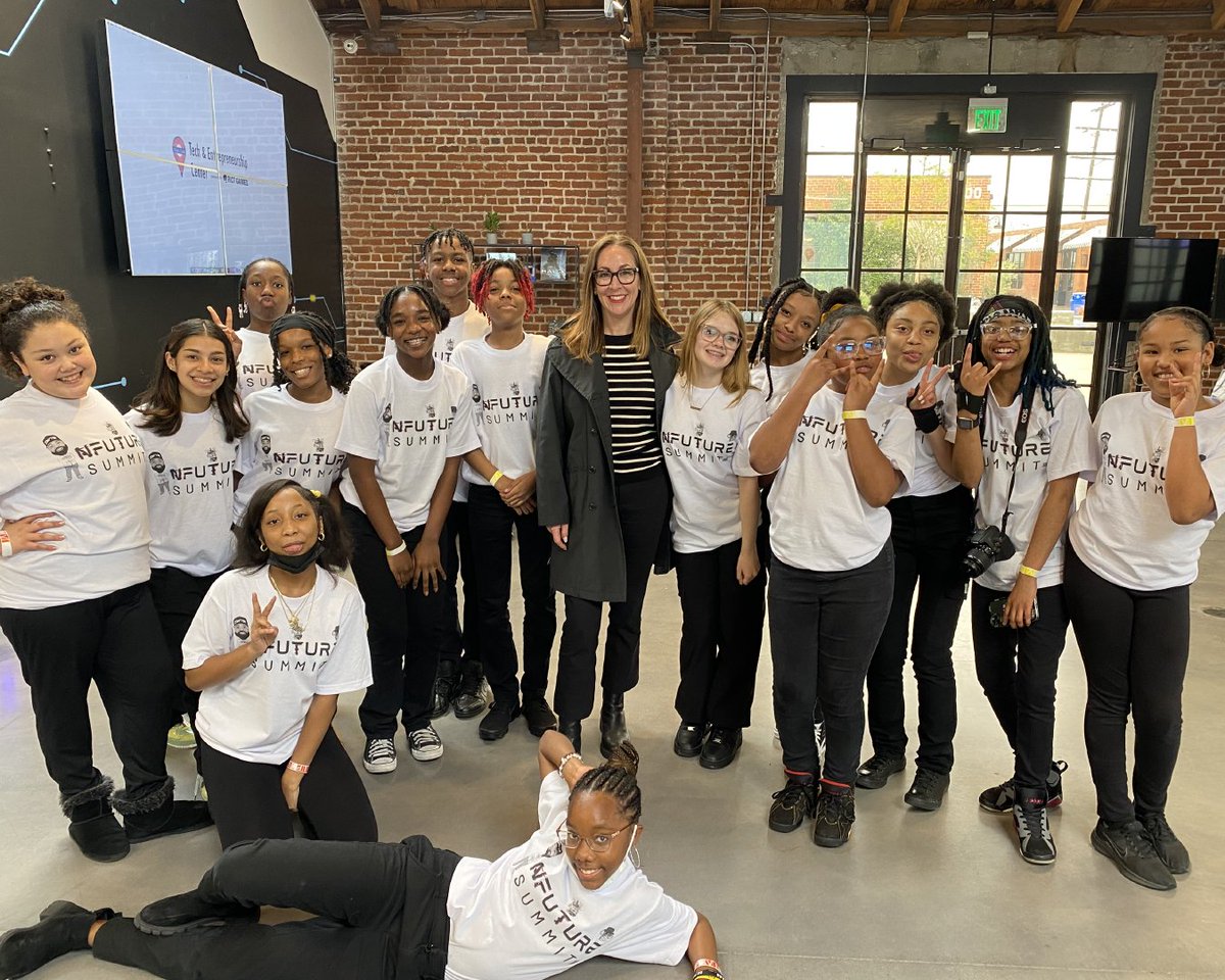 Thank you for having us <a href="/k12crypto/">K12crypto</a>! Your mission of evolving the education model for our future leaders is inspiring. Our CCRO <a href="/YaelAfriat/">Yael Afriat</a> had an incredible time with amazing students at the NFT Youth Summit 🚀✨ We're so excited for more #OuterEdge2023 with @NFTLAlive next week!