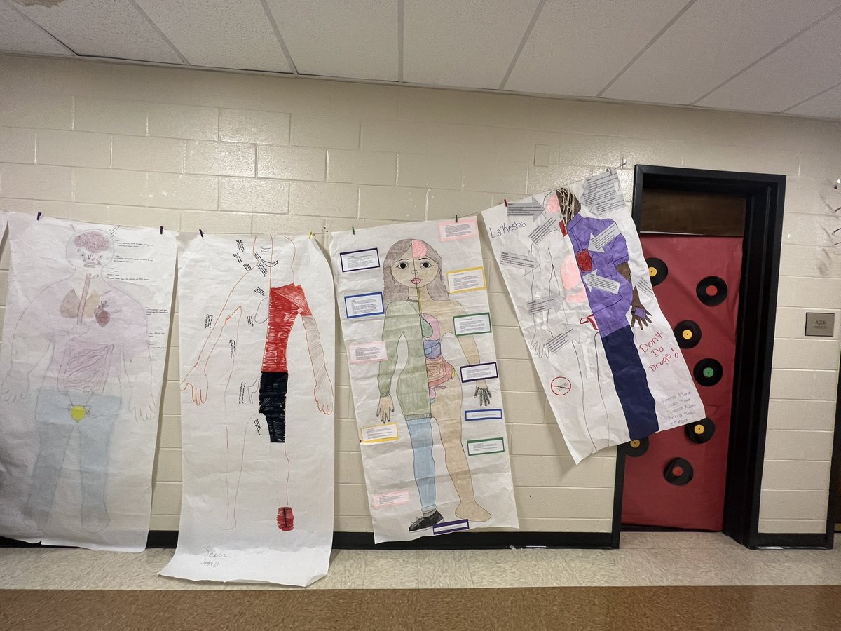 coachsimsisom's tweet photo. My students did research on the dangers of vaping. They told me it was eye opening experience for them because they didn’t know it affected so much of the body. They also reviewed their peers afterwards. #proudteachermoment @ccsdhpe https://t.co/Dp8tfWOZLG