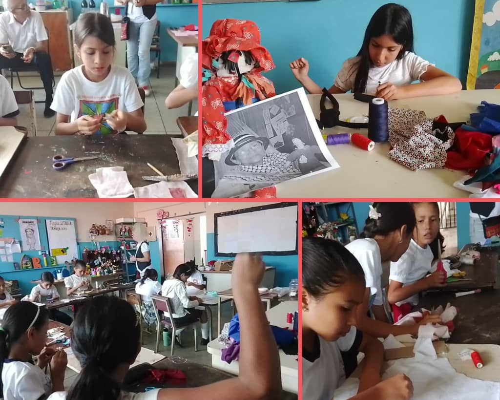 reddearte's tweet photo. #Entérate 📣|| Este #14Mar🗓️ la #RedDeArte del Edo. #Trujillo 📍estuvo en la E. B Ricardo Labastidas 🏫, donde los niños y niñas 👥elaboraron muñecas de trapo tradicionales, a cargo de la facilitadora Raiza Hernández 👩.
@NicolasMaduro
@VillegasPoljak
#ArtesanaArtesanoCreador https://t.co/moXriXLNGs