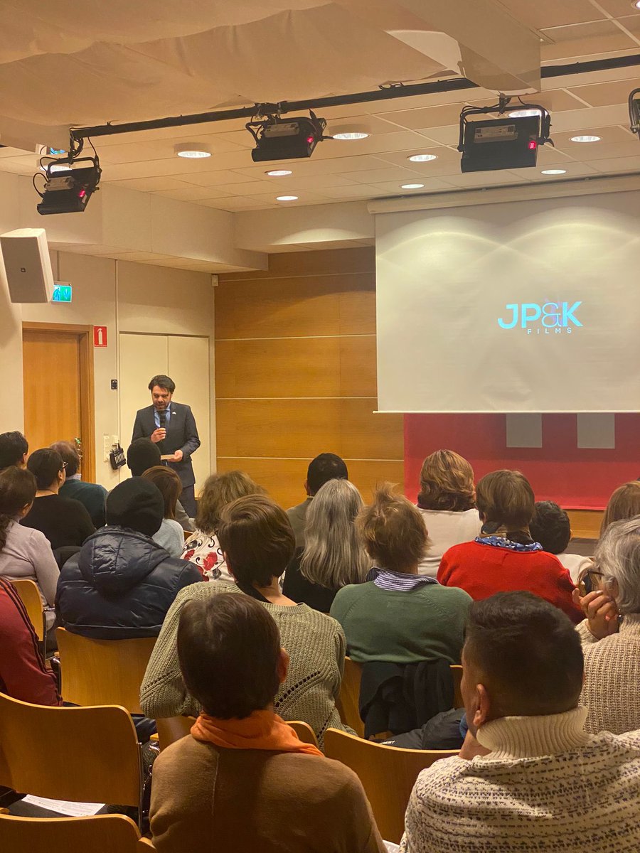 En el marco del XI Festival de las Culturas Iberoamericanas, <a href="/EmbaMexSue/">Embajada de México en Suecia</a> realizó la proyección del documental “Una isla en el continente” del director 🇲🇽 Juan Pablo Miquirray Soto. Agradecemos al 
<a href="/IC_Stockholm/">Instituto Cervantes Stockholm</a> por su colaboración y a todos los asistentes por su participación.