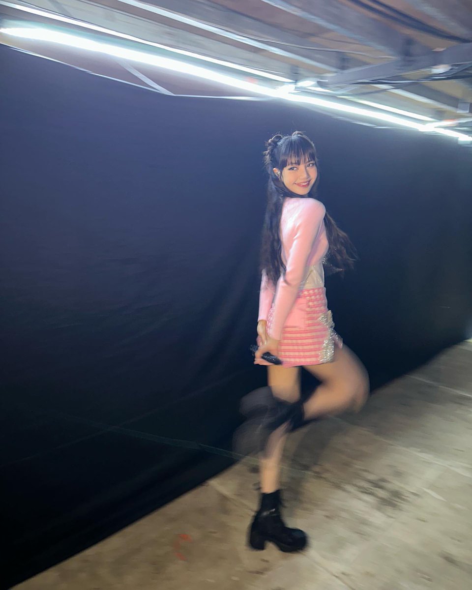blackpinkbabo's tweet photo. Lisa IG update 💛 @Blackpink https://t.co/coGqs08fe2