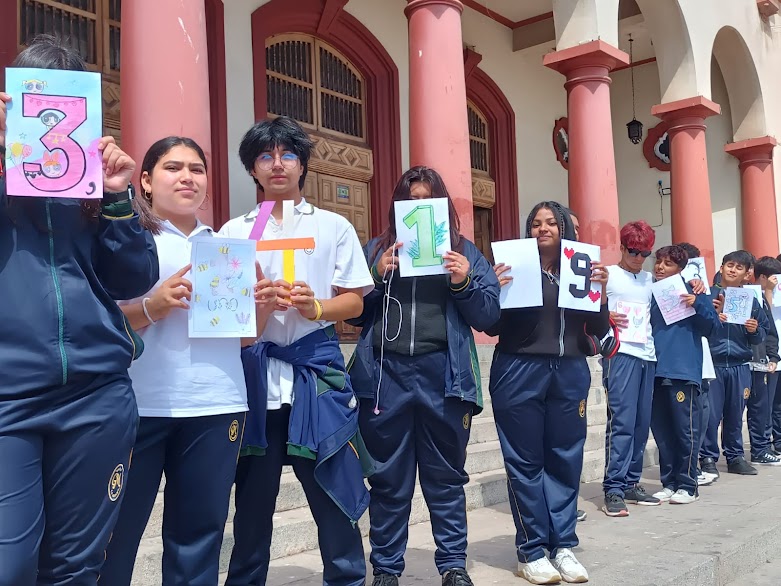 rsbchile's tweet photo. #LaSerena Estudiantes del Liceo Gabriela Mistral forman 753 metros de la constante PI π en la semana de las Matemáticas
La conocida numeración irracional infinita, aproximada en 3,14, fue formada por todos los estudiantes del establecimiento
@liceogmls

https://t.co/oYYRag8YQN https://t.co/o71RhsRZqB