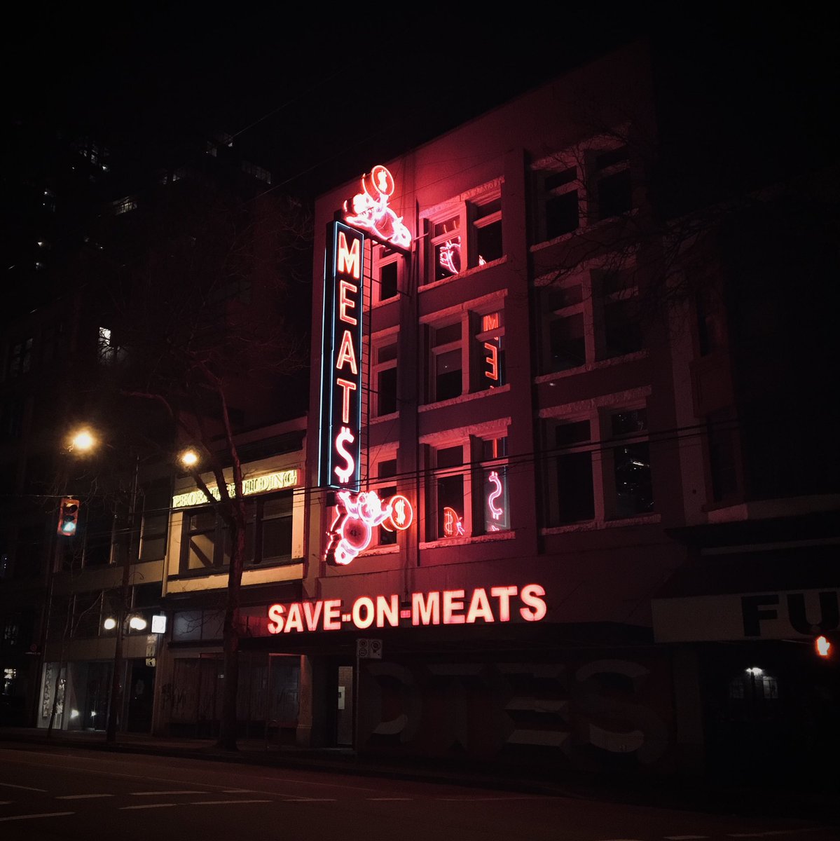 Downtown neon glow

#ExploreVancouver #neonSigns #Vancouver #signs