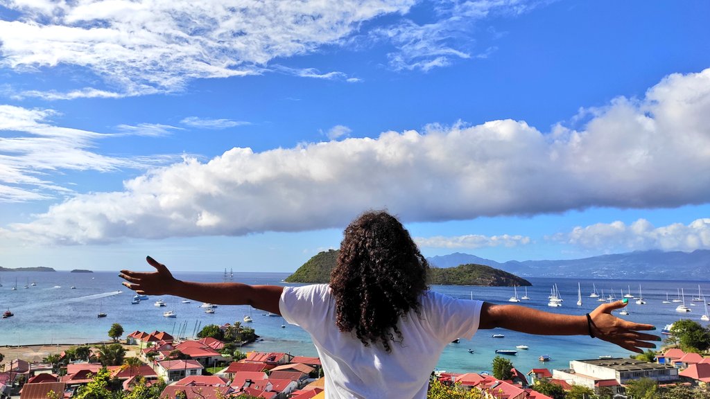 LMauriol's tweet photo. Sur le toit... Des Saintes 🫶💙 
#Guadeloupe #TDH #LesSaintes #TerreDeHaut #Paradise #View #Blue #Ocean #Tourism https://t.co/gRyKGo6N3x