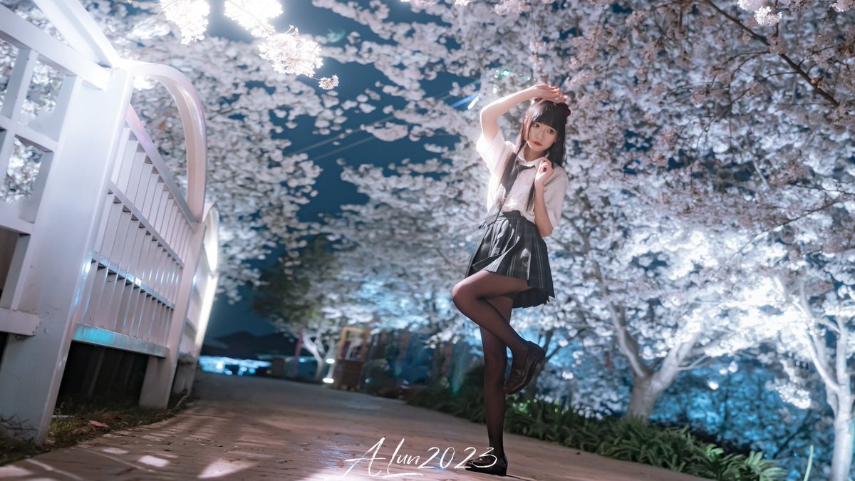 🌸桜
夜
model：小梦酱
📸摄影@SYlunlunlun 
​​​#jk制服 #ポートレート #被写体 #成都 https://t.co/86wbmsCM3h