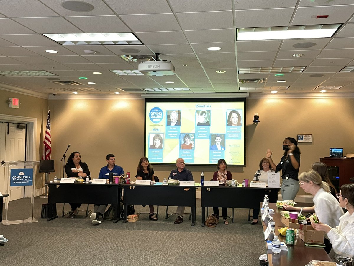 KelAlexander_'s tweet photo. Thank you to this amazing panel for sharing your Giving Challenge stories and ideas with @IUPhilanthropy students as part of #TPFStudyAway with @ThePattersonFdn. @BGCofCCFL @transitionsrq @CefManasota @MilitaryHerita1 https://t.co/6QPEjzXxi9