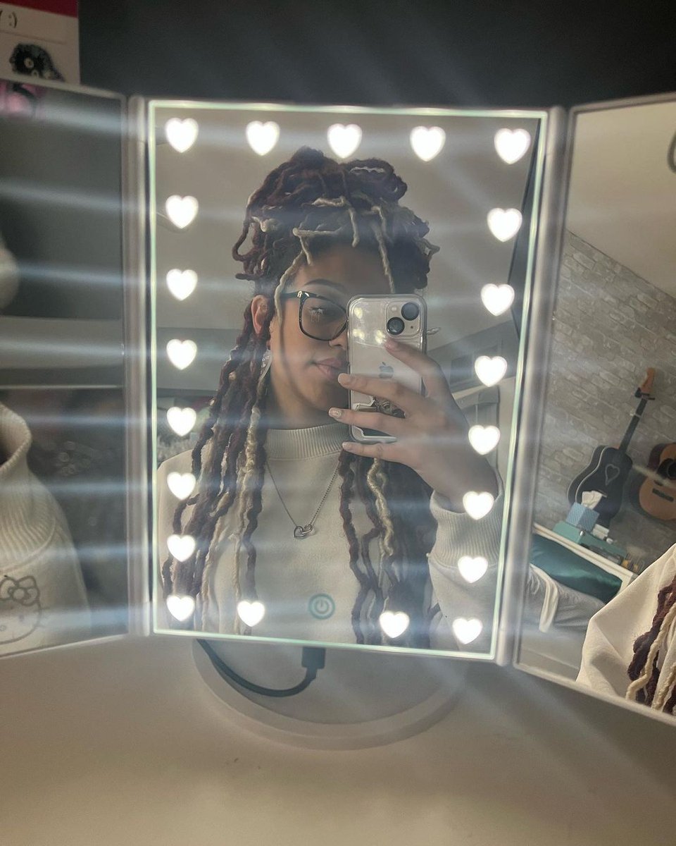 ImpressionsV's tweet photo. The #HelloKitty Trifold LED Makeup Mirror in White has the cutest #heart shaped lights that makes any #selfie special!😍🤍 
📸: @irisdisection

#sanrio #hellokittylover #Hellokittycollector #kawaii #vanity #makeup #pink #hellokittycore #glow #LED #rainbow #mirror #vanitymirror https://t.co/DtaRVNj0Yc