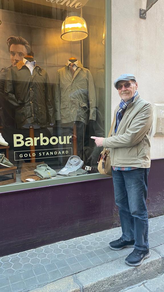 Normski49's tweet photo. Wandering around Seville and finally found his shop. But couldn't get a haircut or even a snatch of a song!! https://t.co/SyLKCkV46x