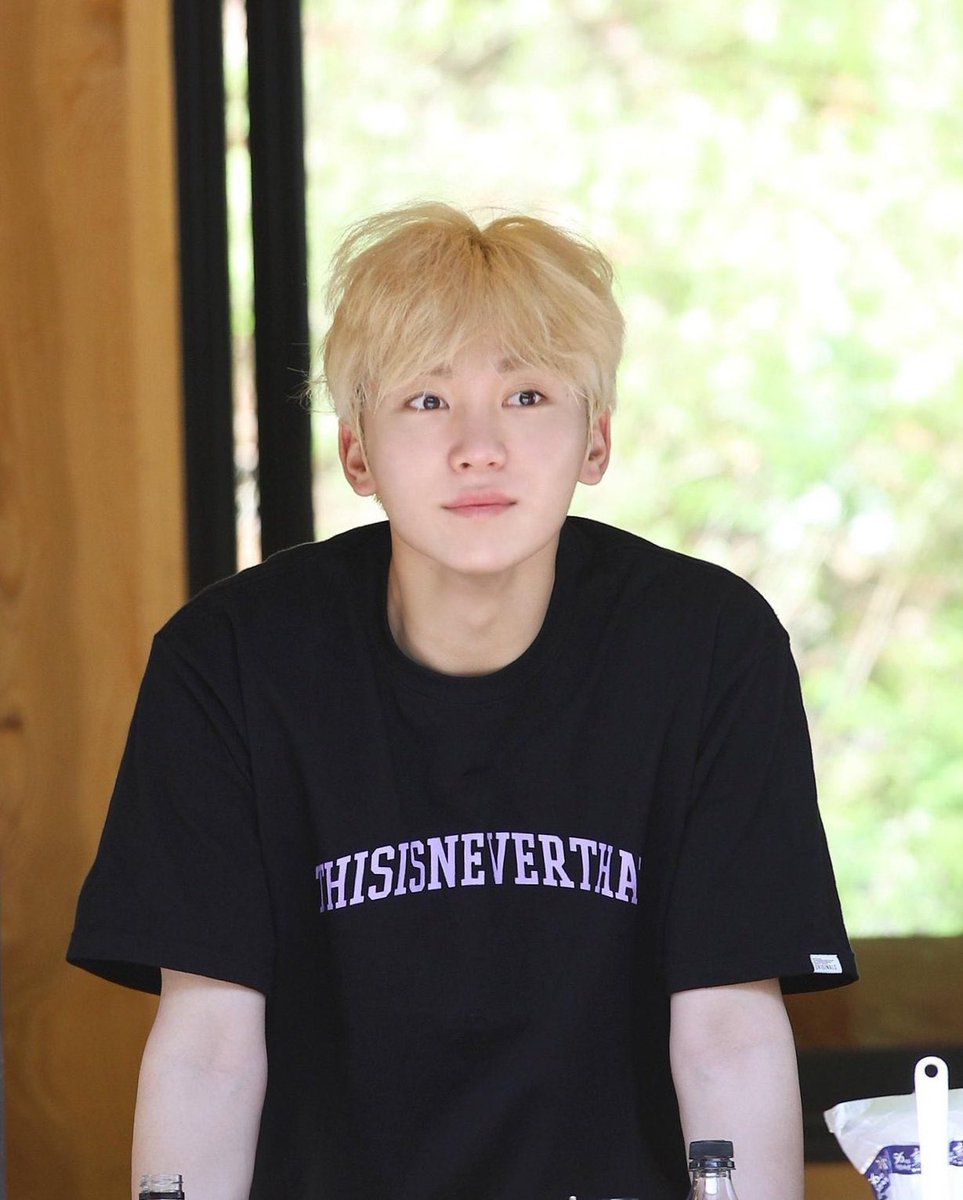 #mood
가슴에 손을 얹고 생각을 해봐.
                                               진짜 얹어도 돼??
…내 가슴 말고 승갅아
                                               아 ㅎㅎ (아쉽)