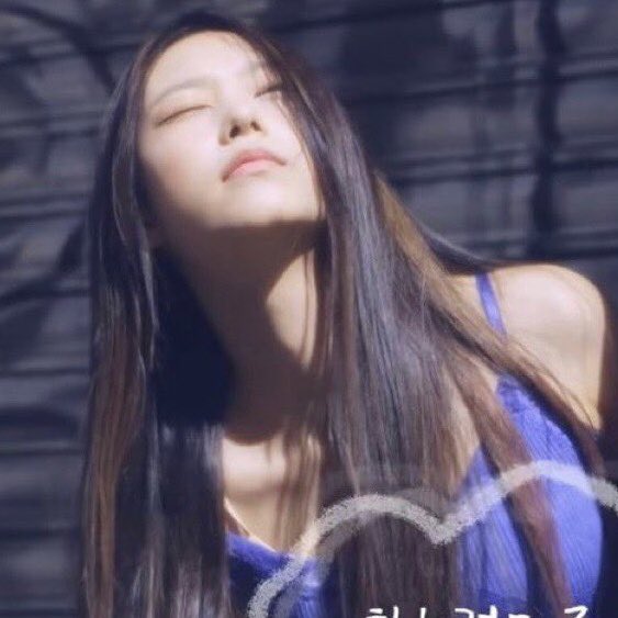 kanghaerins's tweet photo. IT’S HER https://t.co/z0OP0kWDrA