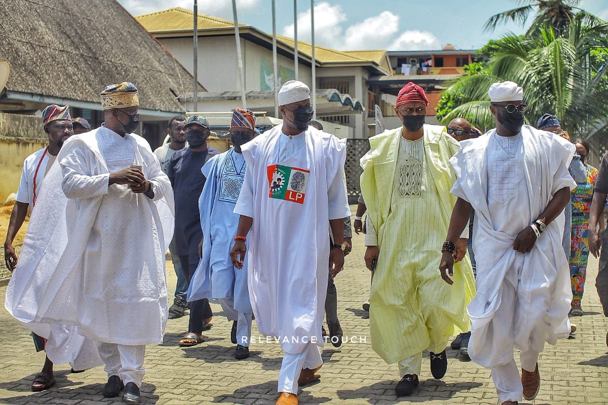 The incoming Governor of Lagos state Arc. Gbadegbo Rhodes Vivour and his entourage visits the Oba of Lagos. 

The visit is to assure the Oba and his council that the Eko Heritage, Culture and Traditions will receive Maximum Govt support under the incoming GRV government.