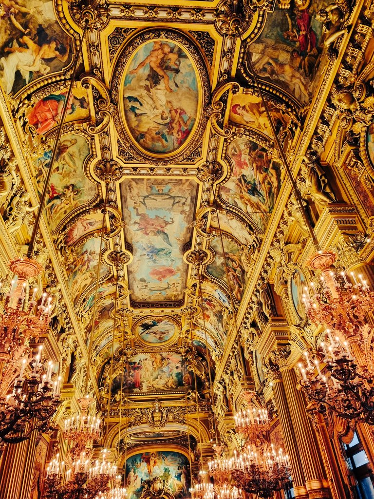 MCOM_martiniere's tweet photo. L'@operadeparis ou comment on gérait son personal branding sous la IIIe République 🎩🎭 
#teamMCOM #operaGarnier #ballet https://t.co/WRd6EiOfHW