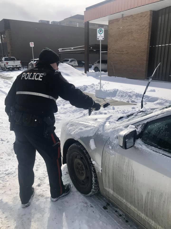 cspotweet's tweet photo. Cst Travis Jordan made headlines in 2020, when instead of issuing a ticket to a woman whose car was covered in snow decided to brush it off for her before letting her drive off. #yeg #yegcc #RIP https://t.co/tIspeKg0fU