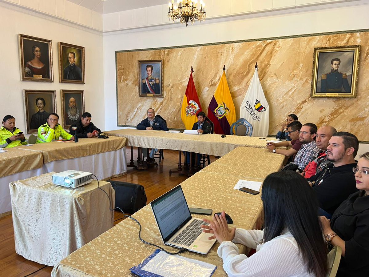 Este jueves, se desarrolló la Mesa 1 de Coordinación Operativa de Control de Espacios Públicos con la participación de varias instituciones del Estado y dependencias de control del GAD Municipal del cantón Cuenca.

#NosCuidamosJuntos
#CuencaUnida