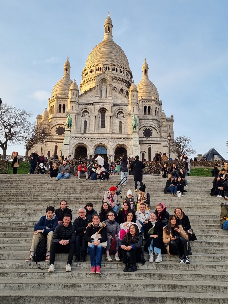 MCOM_martiniere's tweet photo. Qu'ont en commun Picasso, Marcel Aymé, Dalida, Claude Lelouch, Hector Berlioz et Édith Piaf ? Ils ont tous vécu à Montmartre, quartier bohème de Paris 🎶
#Montmartre #artistes #Parisjetaime #teamMCOM https://t.co/MTK9ct950S