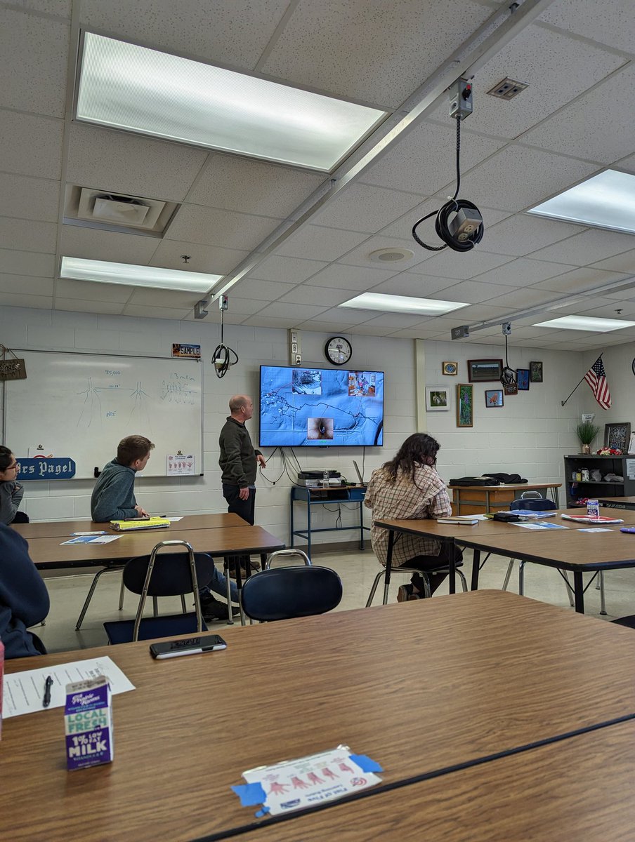 LPagel2017's tweet photo. Natural Resources Class learning about soil and water from Martin Larson from Olmsted County SCS and avid caver. What a wonderful resource with experiences and expertise to share with our students. https://t.co/22hq7LMHwk