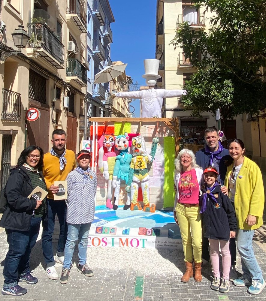 AjuntamentVLC's tweet photo. 🟣Visitem les 5⃣ falles infantils guanyadores dels #PremisCaliu, d'@IgualtatVLC.
▶️ L’objectiu és que les #Falles23 🔥s'impliquen en la tasca de traslladar un missatge de diversitat i inclusió, ja que són un aparador magnífic per construir una societat més igualitària i diversa. https://t.co/8x93XTURRe