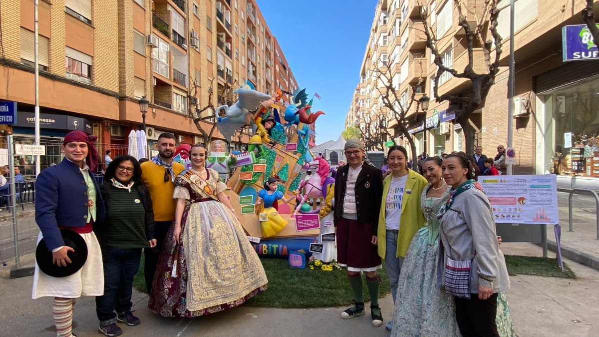 AjuntamentVLC's tweet photo. 🟣Visitem les 5⃣ falles infantils guanyadores dels #PremisCaliu, d'@IgualtatVLC.
▶️ L’objectiu és que les #Falles23 🔥s'impliquen en la tasca de traslladar un missatge de diversitat i inclusió, ja que són un aparador magnífic per construir una societat més igualitària i diversa. https://t.co/8x93XTURRe
