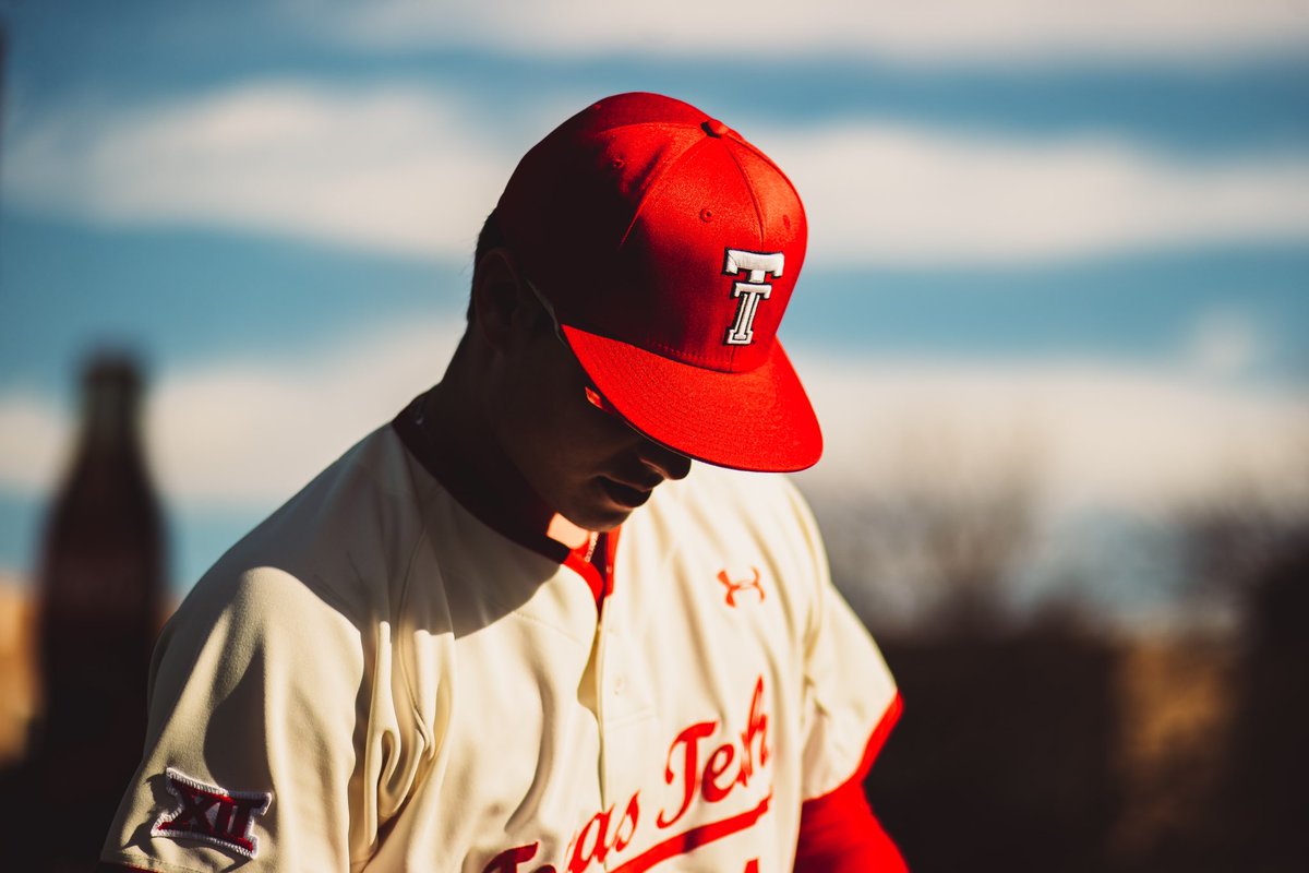 brieger34's tweet photo. Shadows and Throwbacks🔥 // @TTU_Baseball https://t.co/FJSdNovBGH