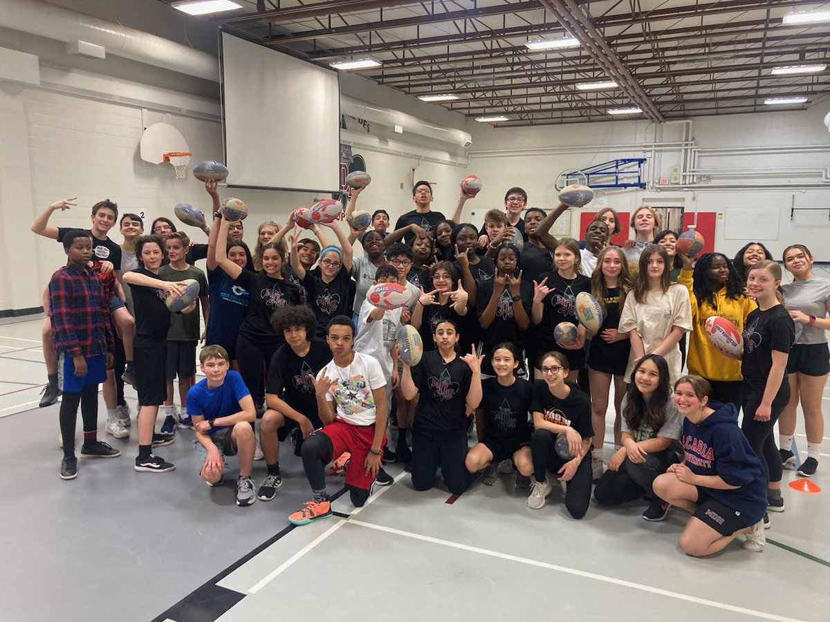 #Auskicks Learning all about Australian football today at MDH @CCSD_edu <a href="/CalgaryKangaroo/">Calgary Kangaroos</a>