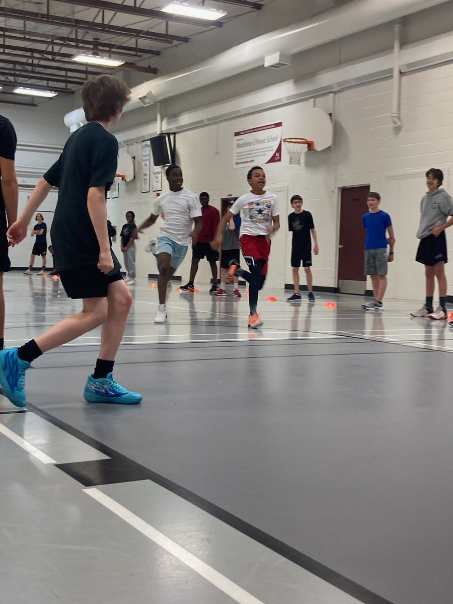 mdh_CCSD's tweet photo. #Auskicks Learning all about Australian football today at MDH @CCSD_edu @CalgaryKangaroo https://t.co/x4OXOHOuWr