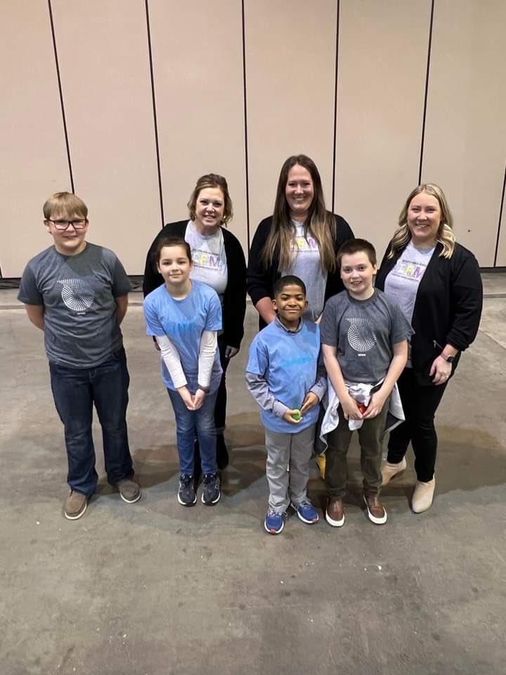 malpete1010's tweet photo. Honored to spend this Thursday of #SpringBreak with these @Sphero Ambassadors @yourNETA! Can’t wait to see these #bctigers showcase their talents at 12:15 today @CHIhealth Center. 💙🐯🐾#NETA24 @BirchcrestTiger #bpsne @BellevueSchools @Jessjoweb @RenaSharp9 https://t.co/cGFIK6TOco
