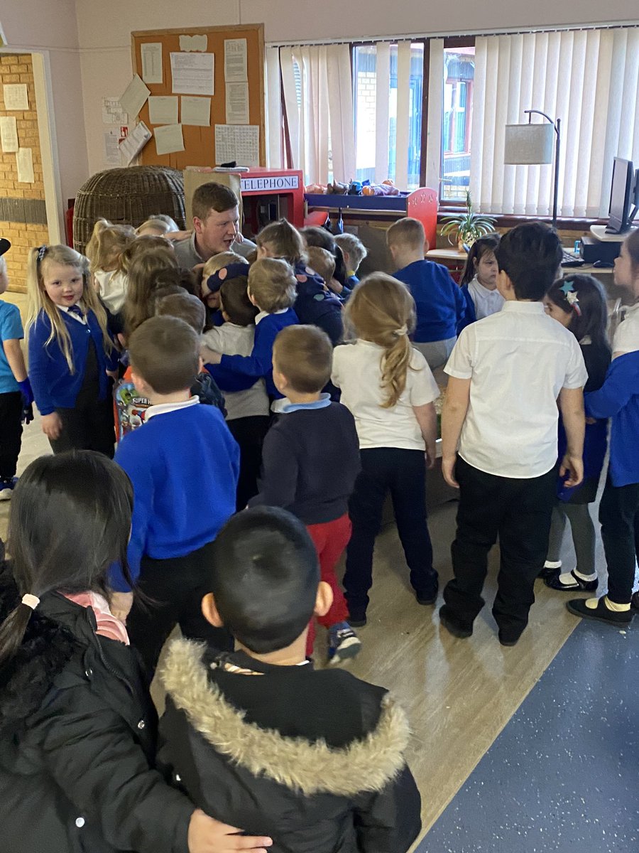emma_ramsay5's tweet photo. Today we said goodbye to @J_Stewart_EYO 🥲 we are all going to miss you!!! Good luck in your new journey! @victorianurclas @VictoriaPrimSch https://t.co/88azpTTsuL