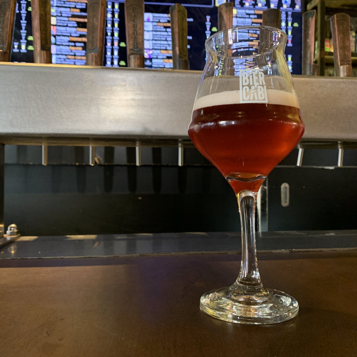 BierCaB's tweet photo. En nuestro #Tap20
Oblivion Barrel Project Molsosa
Sour con cerezas envejecida en barricas de Chardonnay 
El proyecto que desarrolló La Pirata durante el confinamiento.
Brutal

#TapTakeover #LaPirata #Lambrate #Biercab #Sour https://t.co/FL8vekI41q