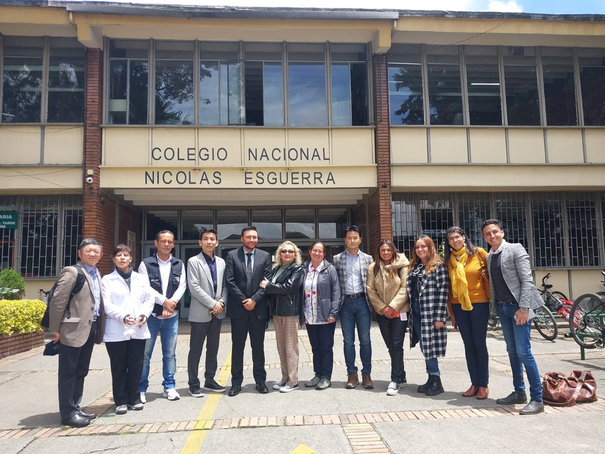 Educacionbogota's tweet photo. 3⃣ Seguimos consolidando alianzas con organizaciones comprometidas con la educación y fortaleciendo el Plan Distrital de Bilinguismo. #BGlobal https://t.co/3NUIFG2fAq