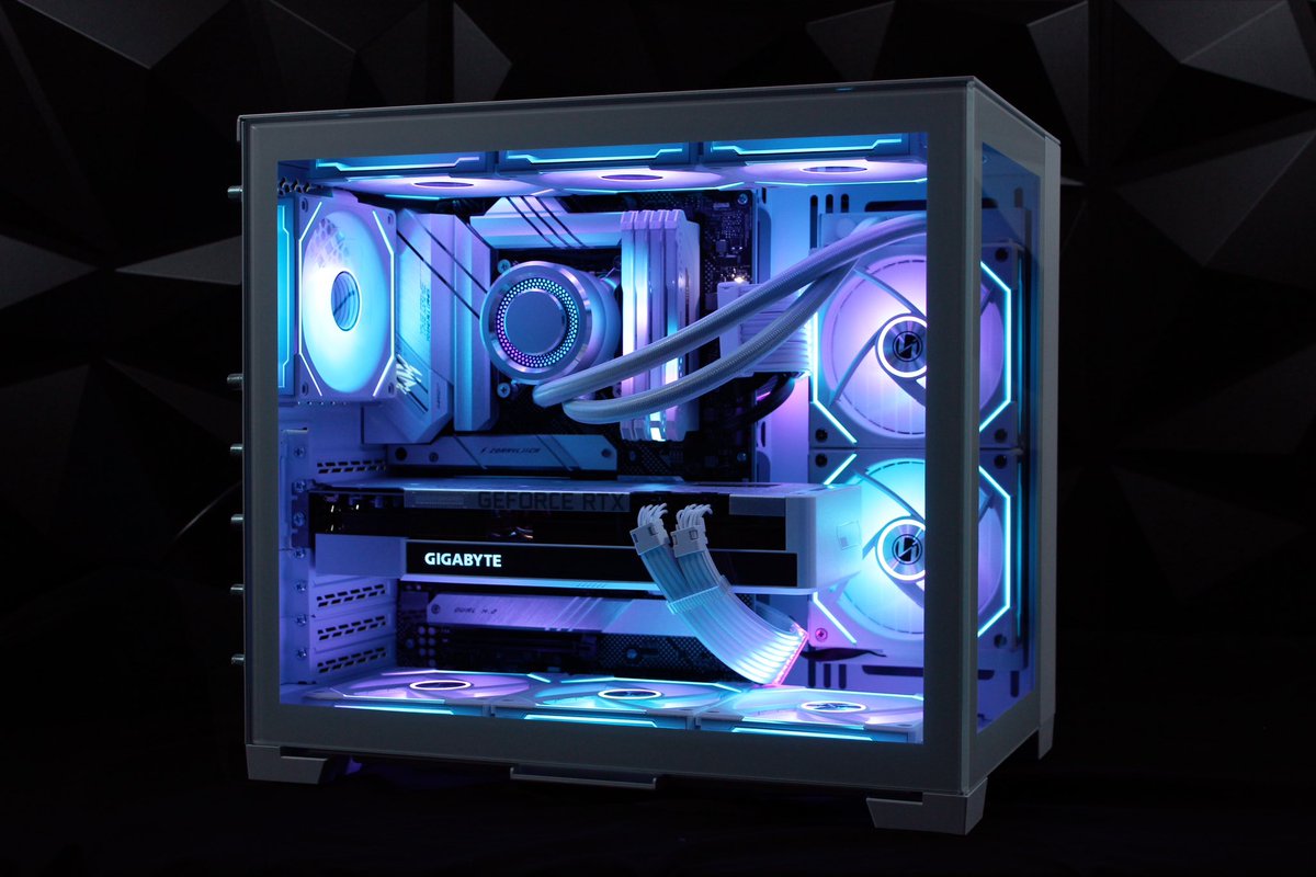 it’s friday eve!!! come visit us in stores and pick out your gaming PC today :) or don’t and get FOMO :’(