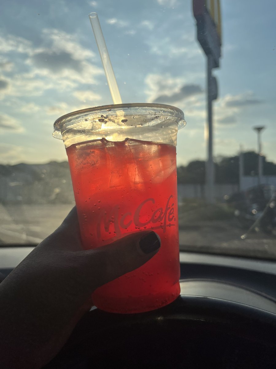 nomandongeni's tweet image. Nothing beats a cold McDonald’s beverage after work. 

#FeelGoodMoments @mcdonalds_za