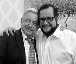 ferbelaunzaran's tweet photo. Subestimaron la pandemia, dijeron que el Covid era más leve que la influenza, apostaron por la inmunidad del rebaño y desaconsejaron el cubrebocas.

Pero se dieron tratamiento VIP cuando se contagiaron, con medicinas inalcanzables para la población que moría a raudales.

HDP https://t.co/hIrTCddDuF