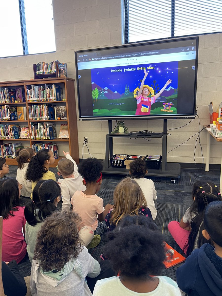 MrsHibdon's tweet photo. Kinder has been working hard with nursery rhymes! We sang Twinkle Twinkle Little ⭐️, wrote our name on ✨, and made a ⭐️ with #STEMbins #huskiesinthelibrary #huskyExcellence https://t.co/hpEyg1pKdo