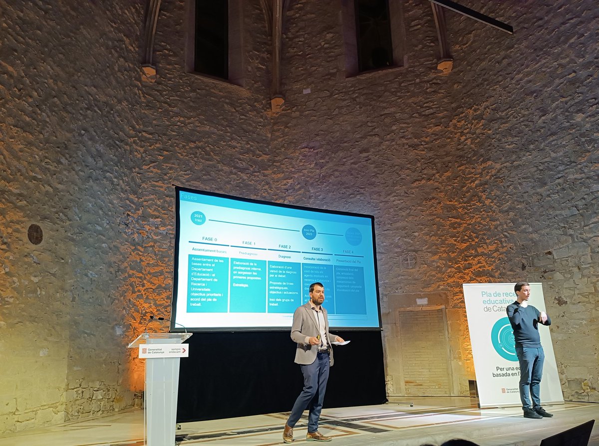 En <a href="/JoanCuevas/">Joan Cuevas 🎗</a> presenta les fases del procés d'elaboració del Pla de recerca educativa i els 15 reptes que assenyala la Diagnosi de l'estat de la recerca a Catalunya elaborada per la Dr. <a href="/SheilaGonzlez6/">Sheila González Motos</a> : Obertura de dades, Aval. de polítiques ed.,  Connexió aula-acadèmia...