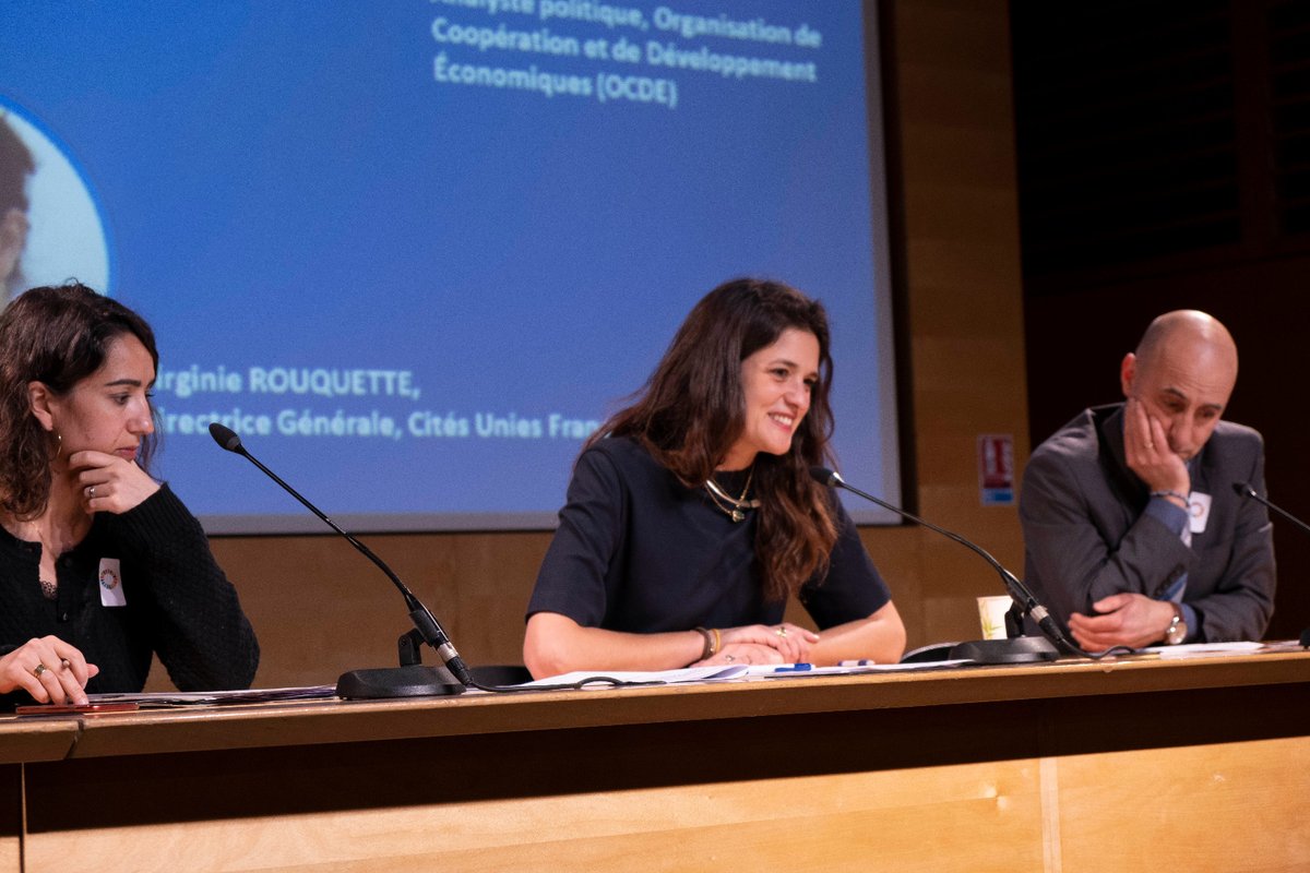 Comite21's tweet photo. "L’agenda 2030 pose un cadre et met en interaction les ODD. Il exige des gouvernements une cohérence des politiques de développement durable" et "il est fondamental que les territoires et les parties prenantes soient pris en compte"
@ANNAPICCINNI @OCDE_fr #BilanTourdeFranceODD https://t.co/eLKEelhkOP